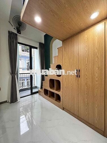Căn Hộ Gác Lửng Gần Đại Học Bách Khoa Vạn Hạnh Mall Máy Giặt Riêng Q10