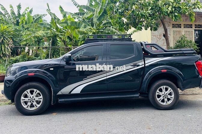 Nissan Navara 2023 1 cầu Đen 20.000km
