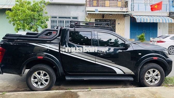 Nissan Navara 2023 1 cầu Đen 20.000km