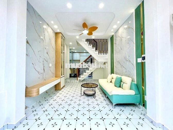 Nhà vuông vức 2 lầu đúc hẻm xe hơi Trường Chinh