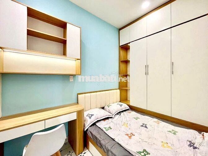 Nhà vuông vức 2 lầu đúc hẻm xe hơi Trường Chinh