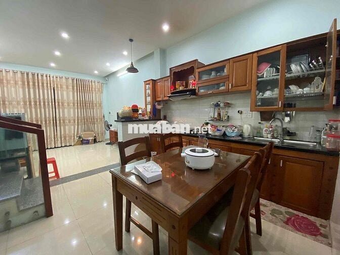 Cho thuê nhà 2 tầng Kiệt Huỳnh Ngọc Huệ.