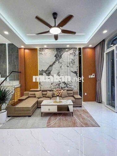 Chủ nhà định cư Mỹ, cần bán nhanh căn nhà lầu ngay Đồng Khởi