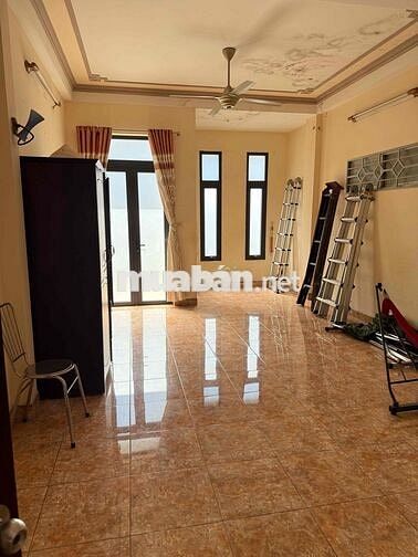 Cần cho nữ thuê 2 phòng tầng 2 gần chợ Tân Bình