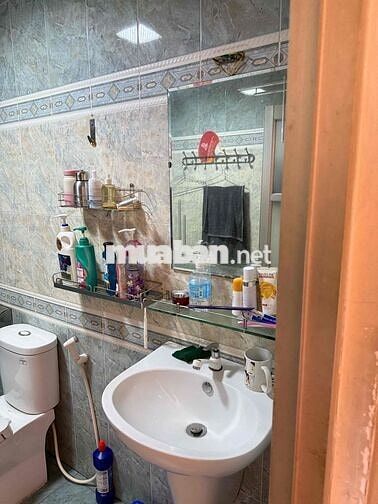 Cần cho nữ thuê 2 phòng tầng 2 gần chợ Tân Bình