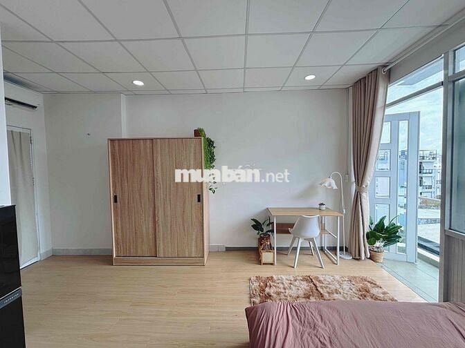 CHÍNH CHỦ CHO THUÊ CĂN HỘ BAN CÔNG GIÁ SIÊU RẺ NGAY VÒNG XOAY DÂN CHỦ