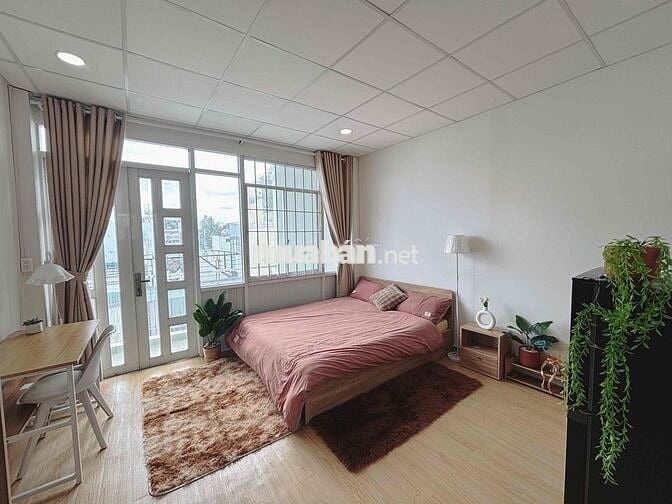 CHÍNH CHỦ CHO THUÊ CĂN HỘ BAN CÔNG GIÁ SIÊU RẺ NGAY VÒNG XOAY DÂN CHỦ