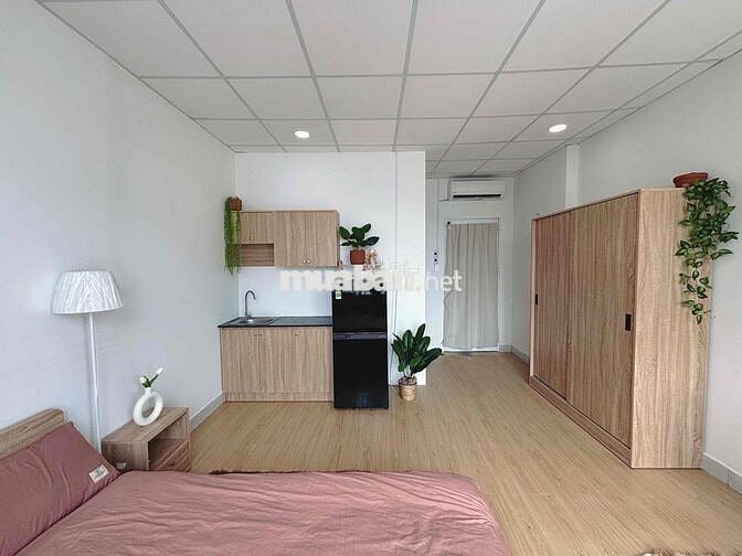 CHÍNH CHỦ CHO THUÊ CĂN HỘ BAN CÔNG GIÁ SIÊU RẺ NGAY VÒNG XOAY DÂN CHỦ