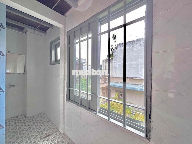 PHÒNG TRỌ GÁC BAN CÔNG/ CỬA SỔ GẦN ĐẠI HỌC VĂN HIẾN
