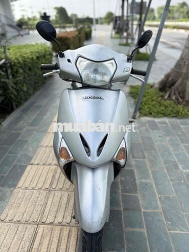 Honda Lead 110 Bạc Xăng