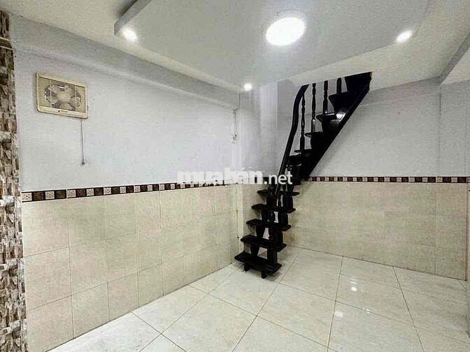 Nhà nguyên căn 2pn Đường Thích Quảng Đức P4 Quận PN