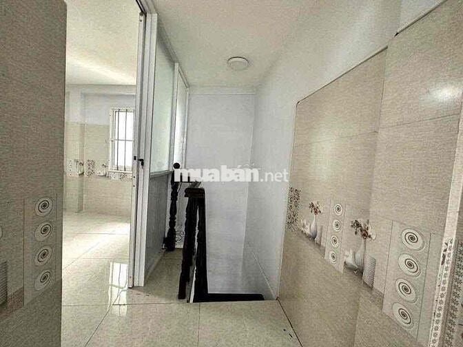 Nhà nguyên căn 2pn Đường Thích Quảng Đức P4 Quận PN