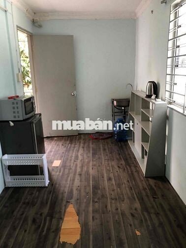 Phòng ban công cửa sổ full nội thất, 5p đến ĐHBK