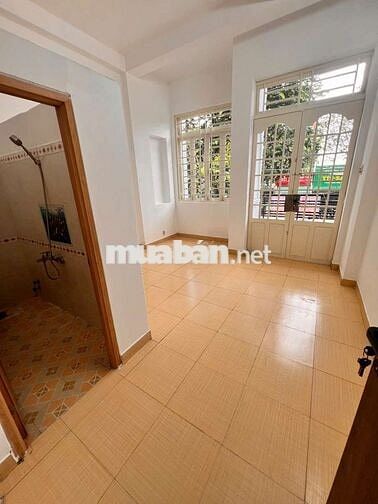CHO THUÊ NHÀ 2 LẦU MẶT TIỀN LÊ THỊ RIÊNG P. THỚI AN Q.12 - GIÁ:  16TR