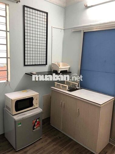 Phòng ban công cửa sổ full nội thất, 5p đến ĐHBK