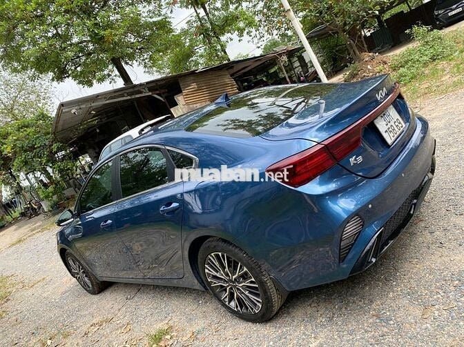 Kia K3 Premium Xanh dương 13.000 km