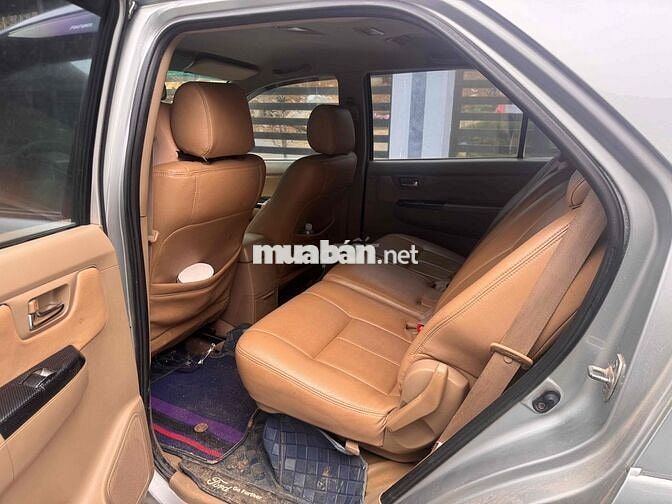 Toyota Fortuner 2009 Số sàn Máy dầu Bạc