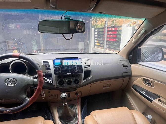 Toyota Fortuner 2009 Số sàn Máy dầu Bạc