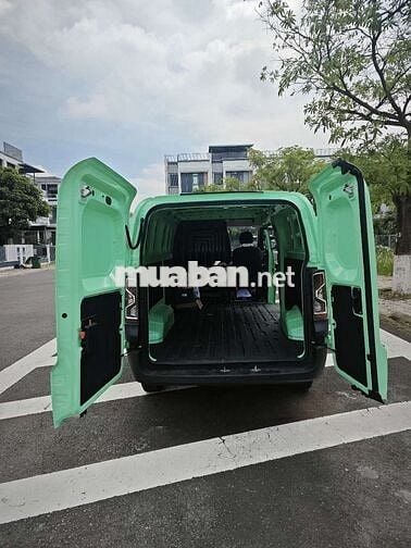 Xe van điện Kim Long Motor GK48EV Xanh lá