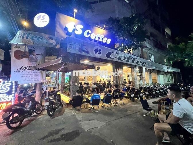 Tuyển 4 nhân viên Phục Vụ