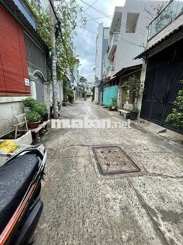 Cho thuê nhà 4x16m, gác, 2pn, HXH, Nguyễn Văn Quá, Q12