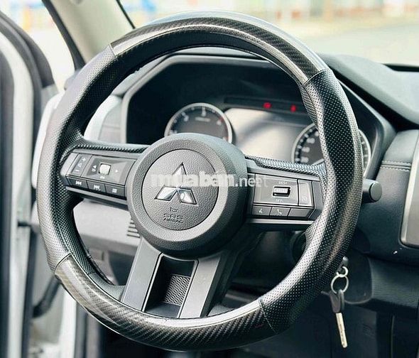 Bán tải Mitsubishi Triton 2024 12.000km xe zin