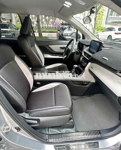 Toyota Veloz Cross 1.5 CVT 2024 Bạc 7 chỗ như mới