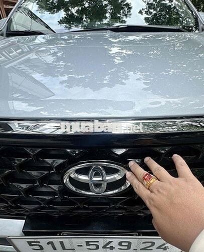 Toyota Veloz Cross 1.5 CVT 2024 Bạc 7 chỗ như mới