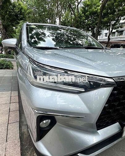 Toyota Veloz Cross 1.5 CVT 2024 Bạc 7 chỗ như mới