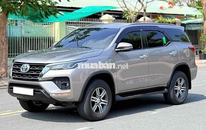 Toyota Fortuner 2021 2.4G AT máy dầu số tự động