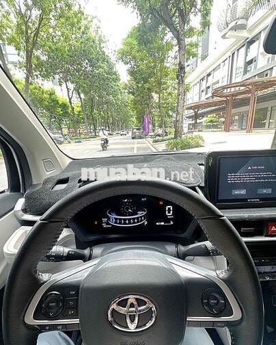 Toyota Veloz Cross 1.5 CVT 2024 Bạc 7 chỗ như mới