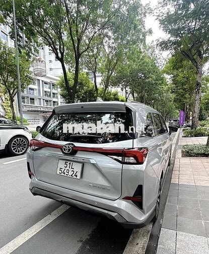 Toyota Veloz Cross 1.5 CVT 2024 Bạc 7 chỗ như mới