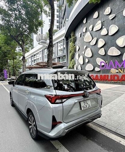 Toyota Veloz Cross 1.5 CVT 2024 Bạc 7 chỗ như mới