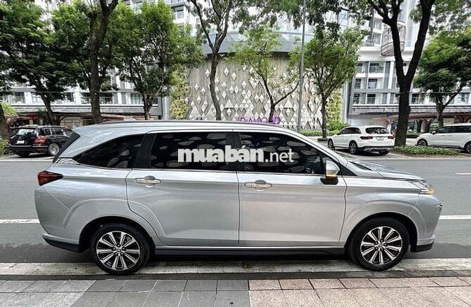 Toyota Veloz Cross 1.5 CVT 2024 Bạc 7 chỗ như mới