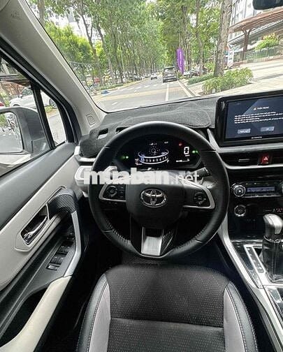 Toyota Veloz Cross 1.5 CVT 2024 Bạc 7 chỗ như mới