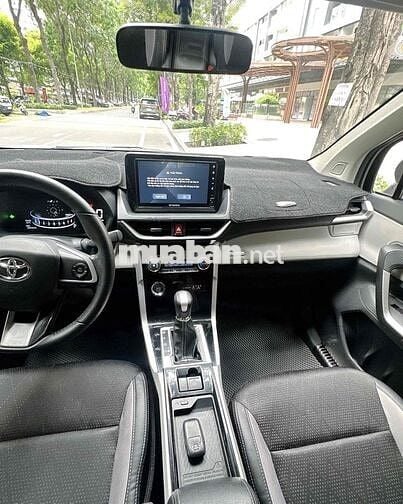 Toyota Veloz Cross 1.5 CVT 2024 Bạc 7 chỗ như mới
