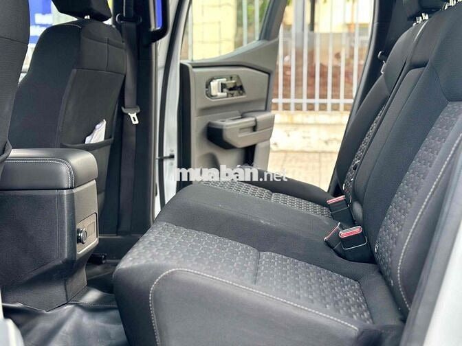 Bán tải Mitsubishi Triton 2024 12.000km xe zin