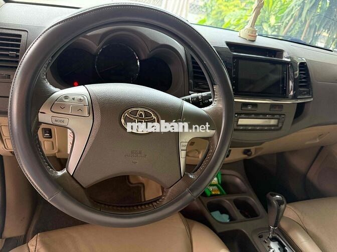 Toyota Fortuner V 2012 Tự động Xám