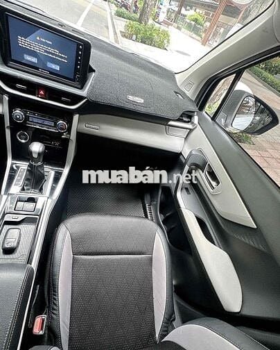 Toyota Veloz Cross 1.5 CVT 2024 Bạc 7 chỗ như mới