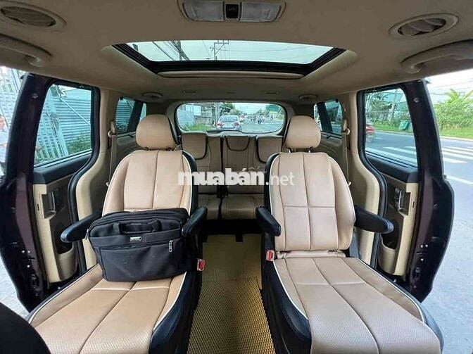 Kia Grand Sedona 2016 Nâu