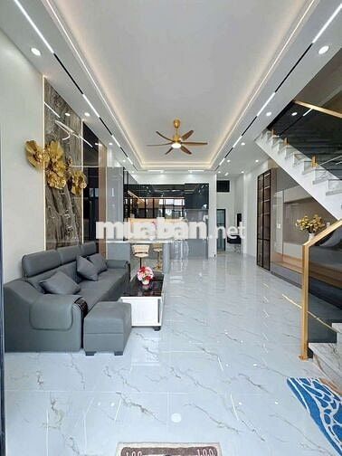 2 TỶ 2XX NHÀ MƠI XÂY XÁCH VALI VÔ Ơ TRUNG TÂM NINH KIỀU