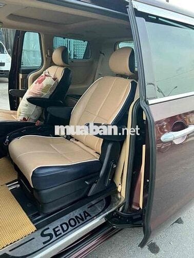 Kia Grand Sedona 2016 Nâu