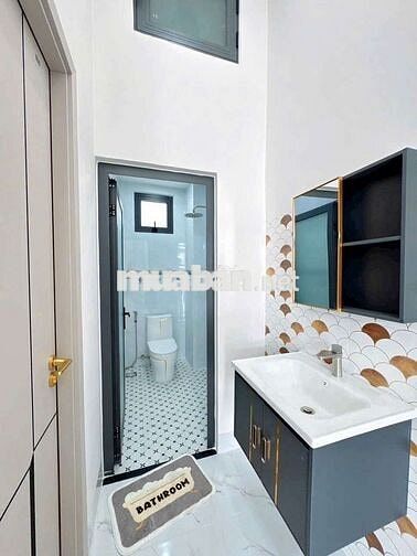 2 TỶ 2XX NHÀ MƠI XÂY XÁCH VALI VÔ Ơ TRUNG TÂM NINH KIỀU