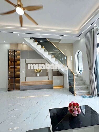 2 TỶ 2XX NHÀ MƠI XÂY XÁCH VALI VÔ Ơ TRUNG TÂM NINH KIỀU