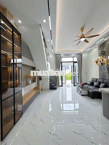 2 TỶ 2XX NHÀ MƠI XÂY XÁCH VALI VÔ Ơ TRUNG TÂM NINH KIỀU
