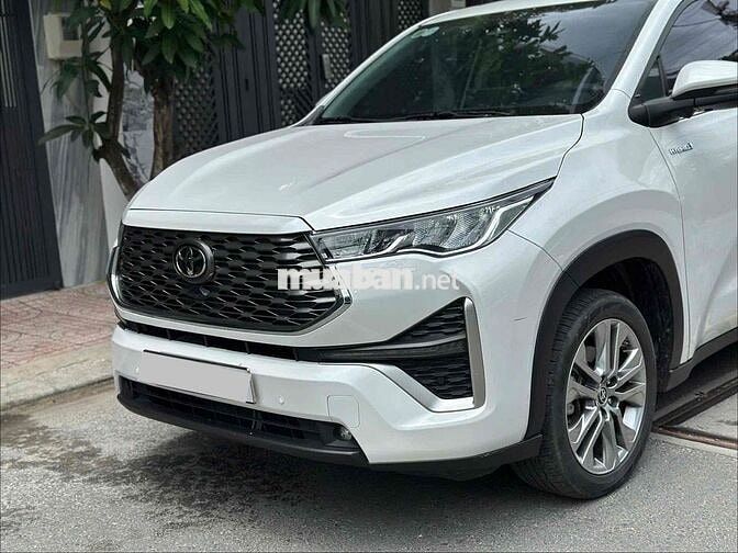 Toyota Innova HEV 2025 Xăng điện Màu trắng