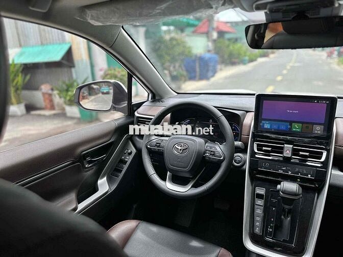 Toyota Innova HEV 2025 Xăng điện Màu trắng
