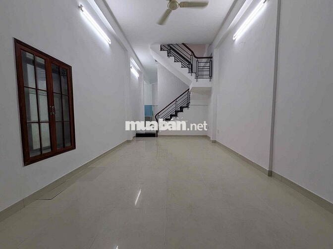 cho thuê nhà mới Hxh trống p11