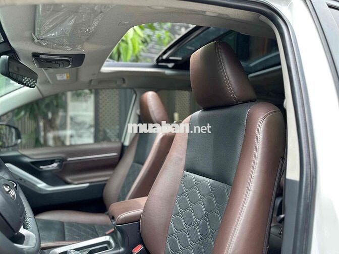 Toyota Innova HEV 2025 Xăng điện Màu trắng
