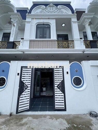 2 TỶ 2XX NHÀ MƠI XÂY XÁCH VALI VÔ Ơ TRUNG TÂM NINH KIỀU